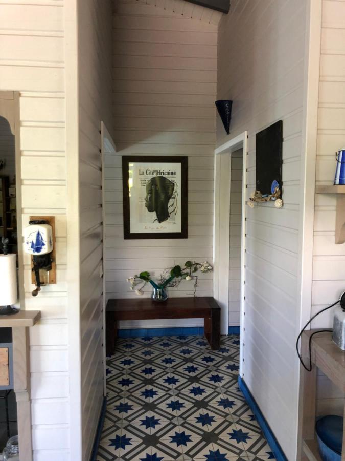 La Maison Bleue - Les Hauts De La Baie Terre-de-Bas Esterno foto