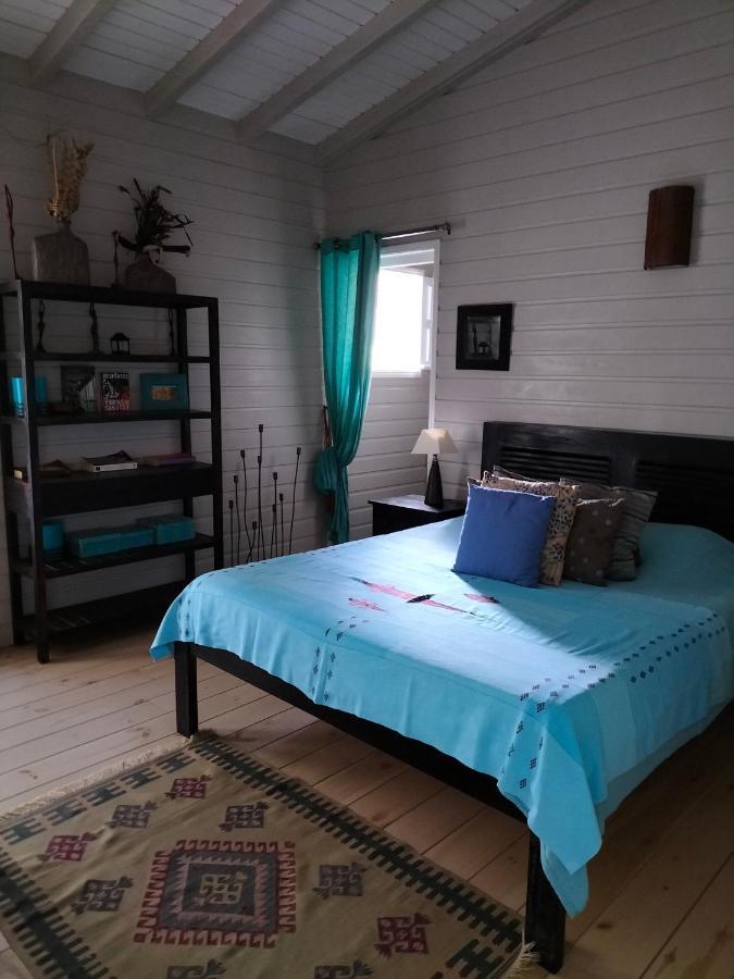 La Maison Bleue - Les Hauts De La Baie Terre-de-Bas Esterno foto