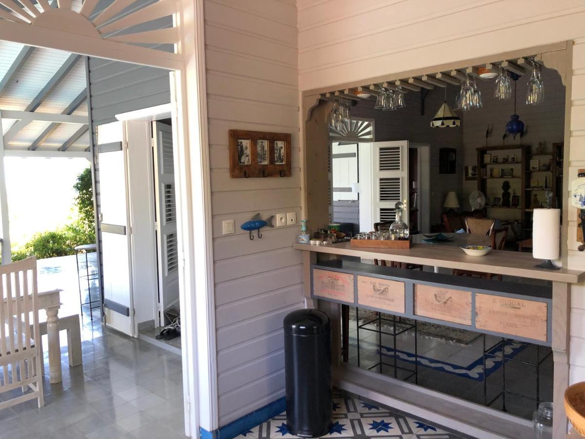 La Maison Bleue - Les Hauts De La Baie Terre-de-Bas Esterno foto