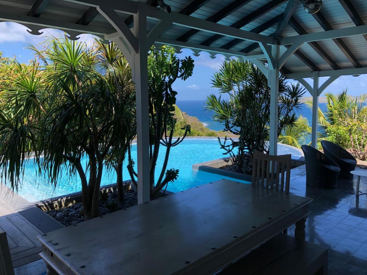 La Maison Bleue - Les Hauts De La Baie Terre-de-Bas Esterno foto